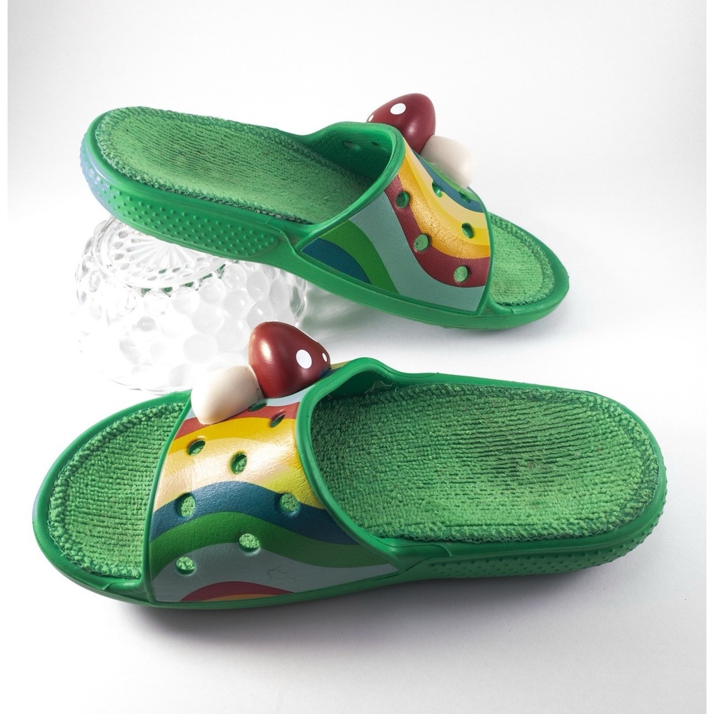 CROCS, Classic Zen Garden Rainbow Mushroom Slides, Green, Junior Size 1 - Picture 4 of 6